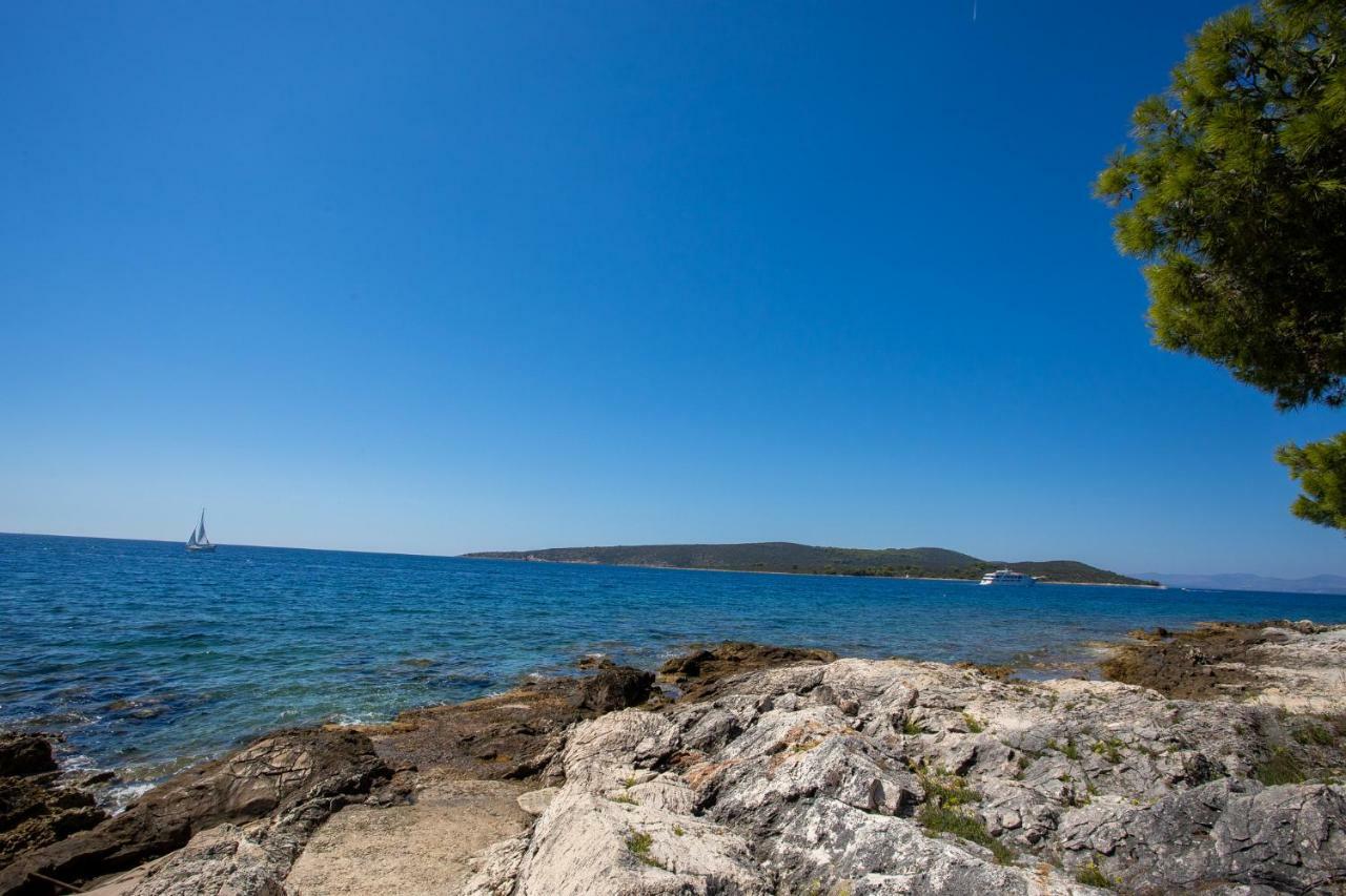 Obiteljska Kuca Za Odmor Futura Villa Milna  Esterno foto